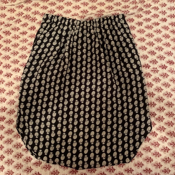 Madewell Dresses & Skirts - Madewell Floral pattern black island midi skirt